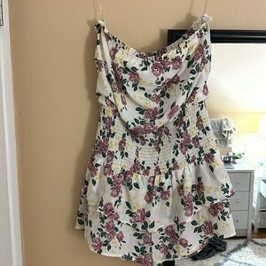 Very cute romper size large from graffiti boutique